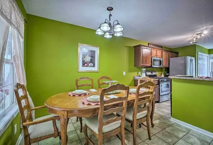 Spacious Acworth Home W/ Deck ~ 1 Mi To Lake