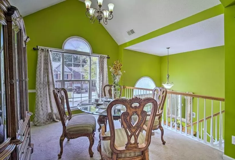 Spacious Acworth Home W/ Deck ~ 1 Mi To Lake