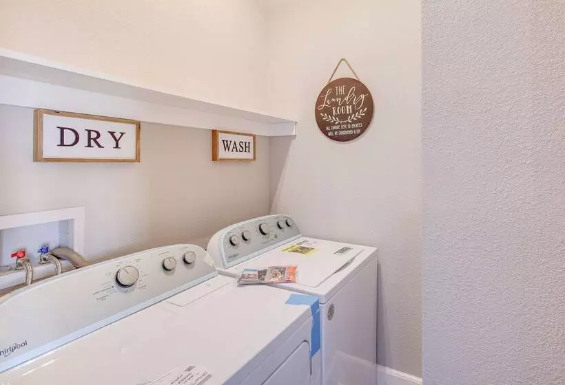 Spacious Athens Home ~ 1 Mi To Downtown!