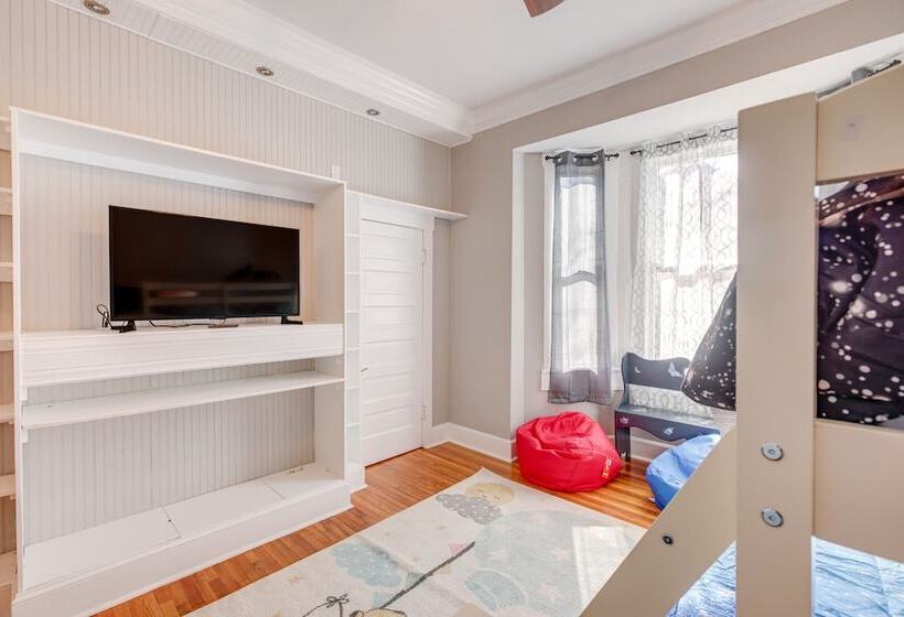 Spacious Athens Home ~ 1 Mi To Downtown!