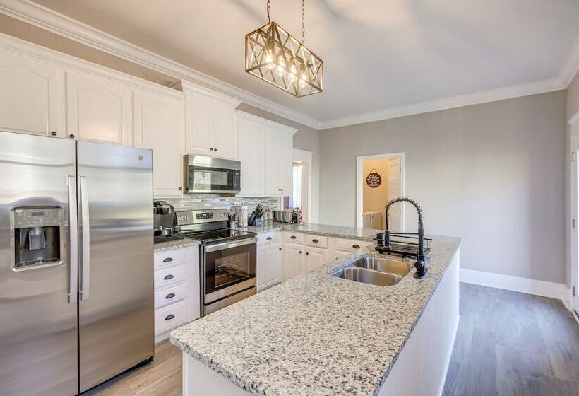 Spacious Athens Home ~ 1 Mi To Downtown!