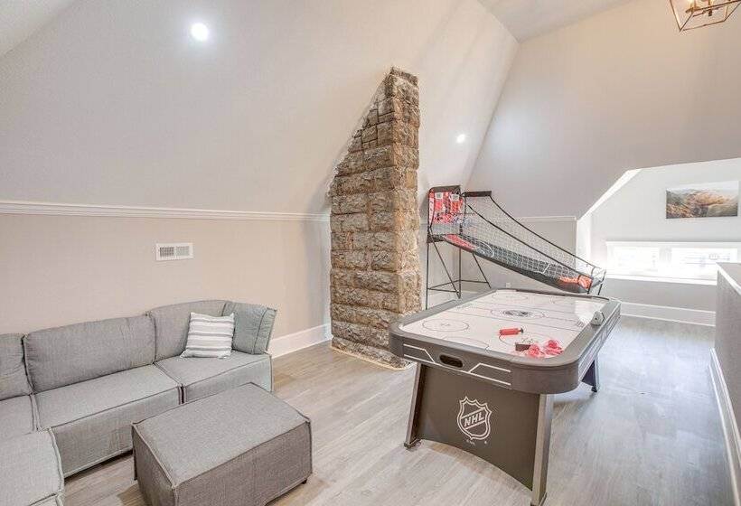 Spacious Athens Home ~ 1 Mi To Downtown!