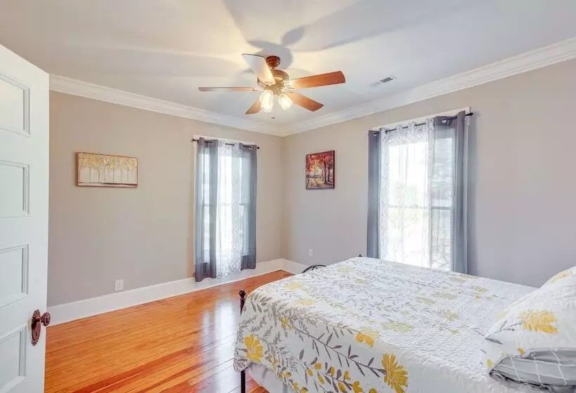 Spacious Athens Home ~ 1 Mi To Downtown!