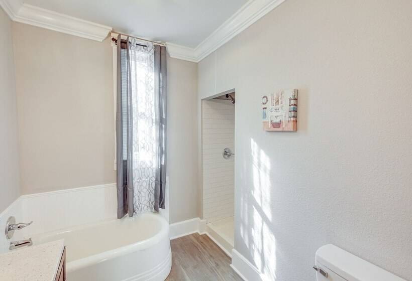 Spacious Athens Home ~ 1 Mi To Downtown!