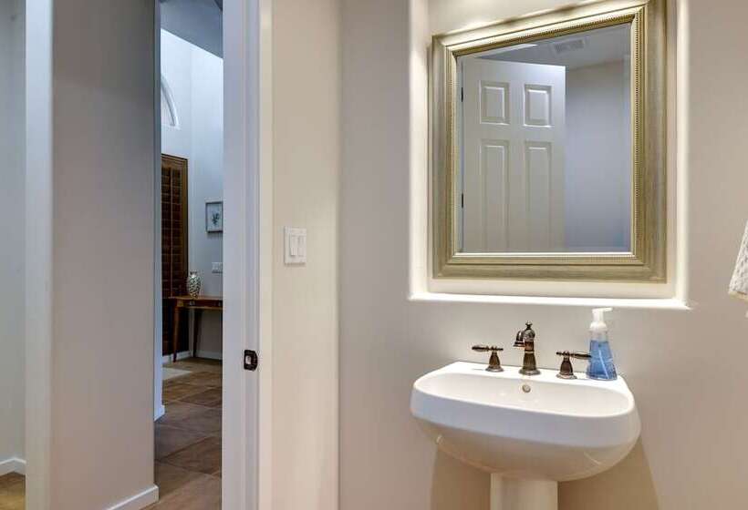 Spacious North Phoenix Oasis W/ Pool & Patio!