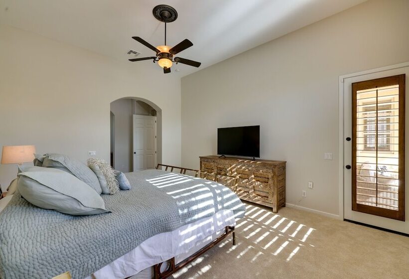 Spacious North Phoenix Oasis W/ Pool & Patio!