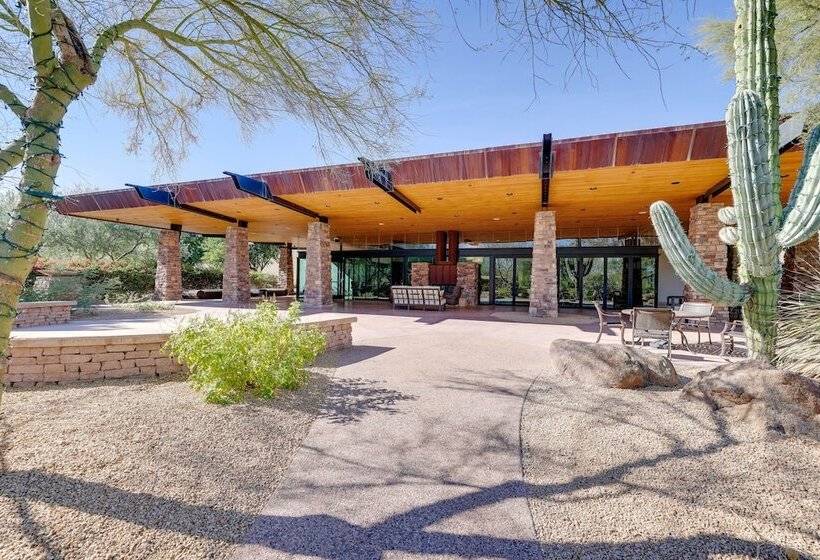 Spacious North Phoenix Oasis W/ Pool & Patio!