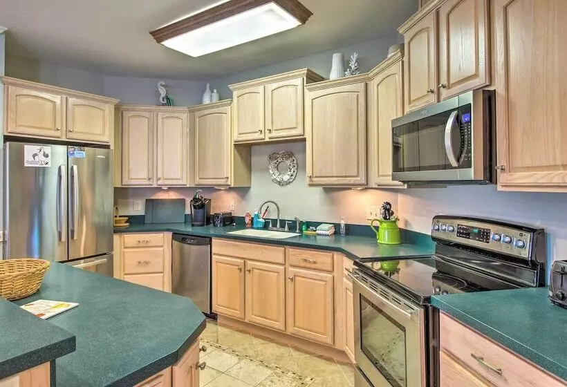 Spacious Tybee Island Retreat W/ Private Pool