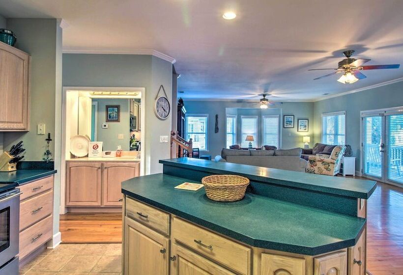 Spacious Tybee Island Retreat W/ Private Pool