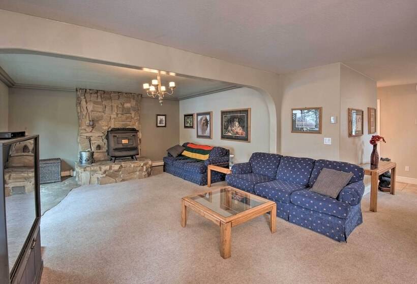 Stateline Ski House: Walk To Boulder Lift!