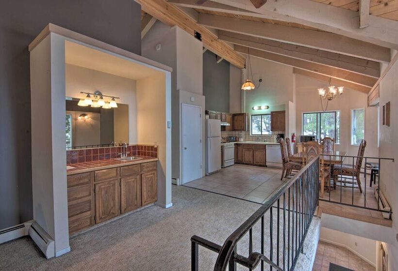 Stateline Ski House: Walk To Boulder Lift!