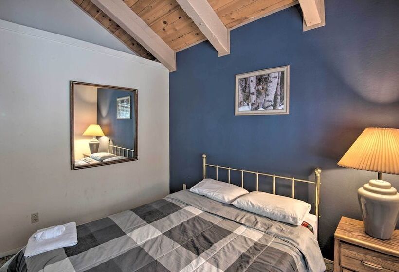 Stateline Ski House: Walk To Boulder Lift!