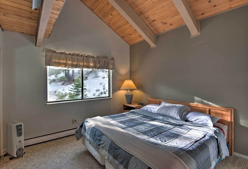 Stateline Ski House: Walk To Boulder Lift!