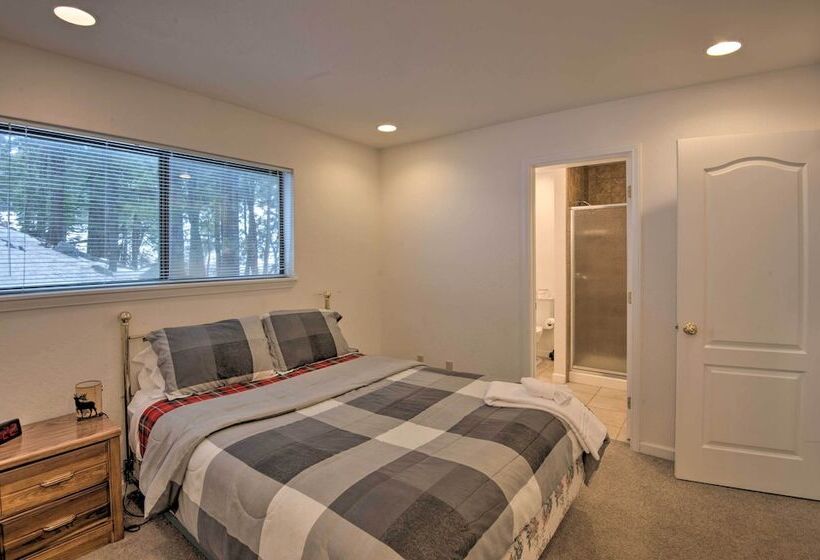 Stateline Ski House: Walk To Boulder Lift!