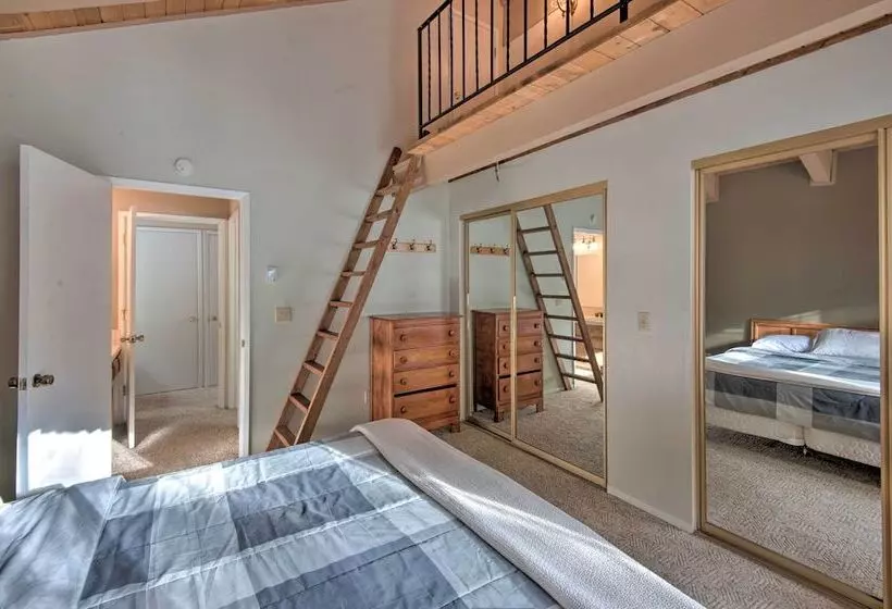 Stateline Ski House: Walk To Boulder Lift!