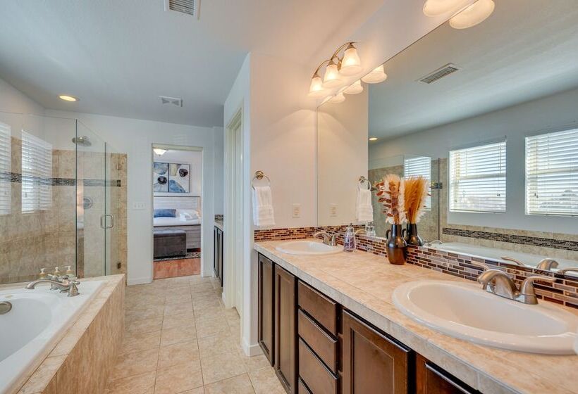 Stunning Commerce City Home W/ Spacious Backyard