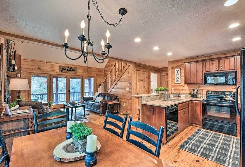 The River Rest Ellijay Cabin W/ Hot Tub!