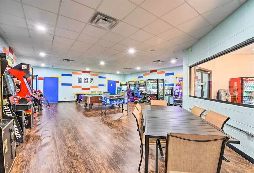 The River Rest  Ellijay Cabin W/ Hot Tub!