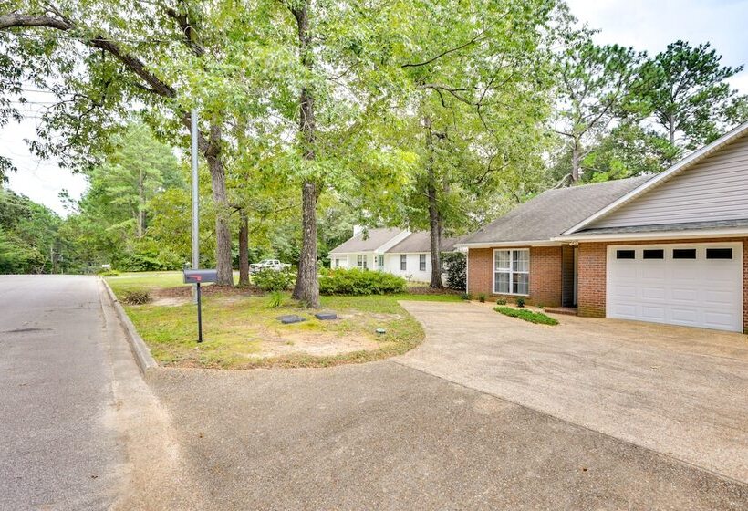 Tranquil Thomasville Retreat W/ Deck + Dining Area