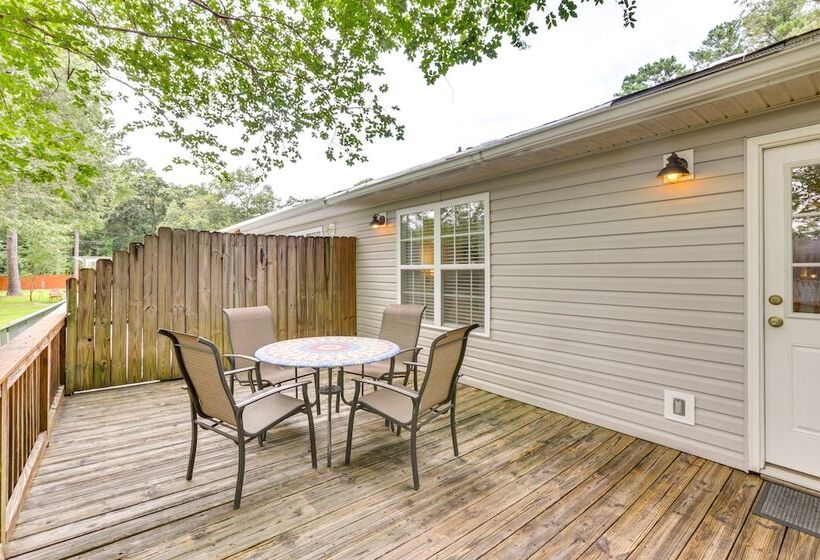 Tranquil Thomasville Retreat W/ Deck + Dining Area