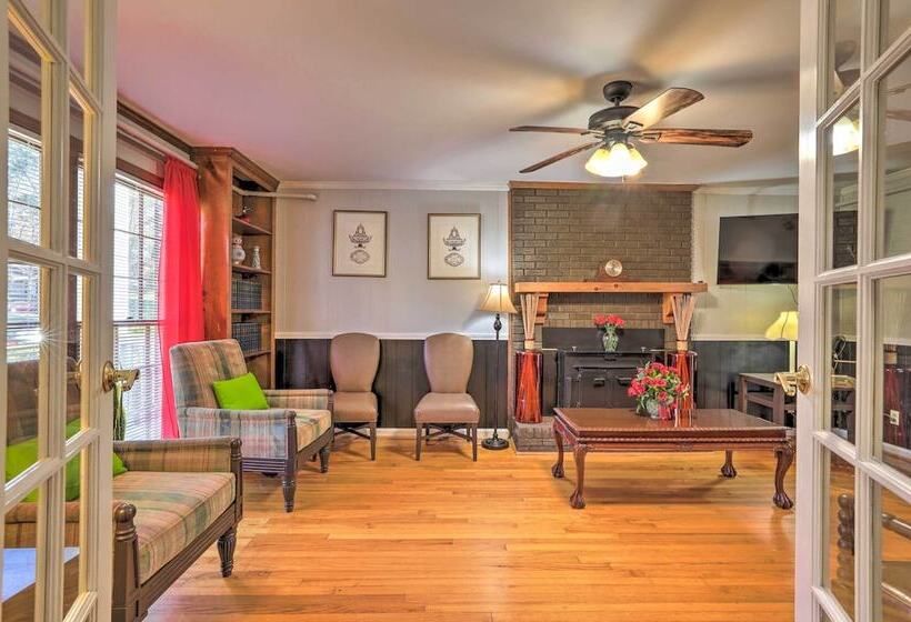 Welcoming Stone Mountain Home Hiking Nearby