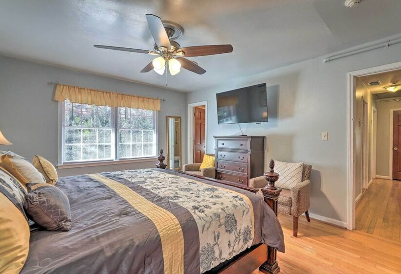 Welcoming Stone Mountain Home Hiking Nearby