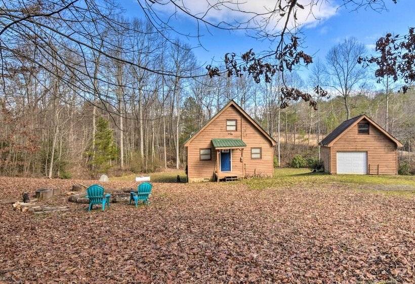 Woodsy Blue Ridge Retreat, 3 Mi To Downtown!
