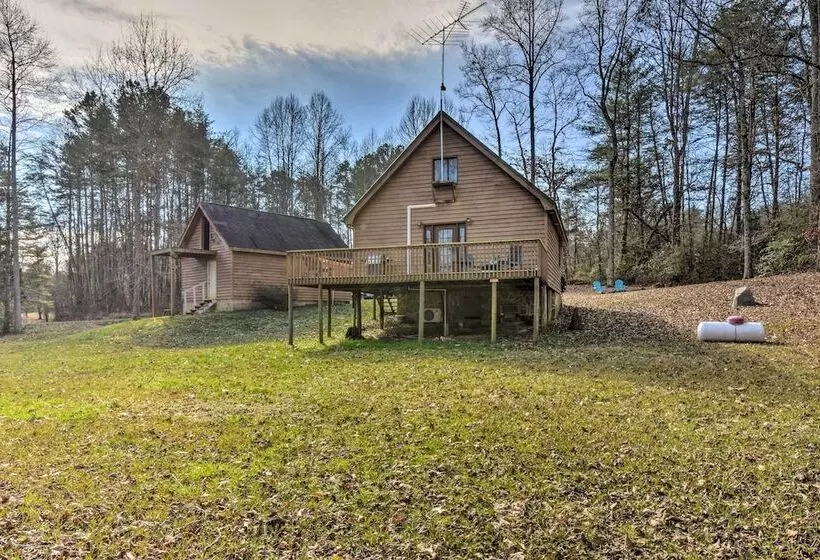 Woodsy Blue Ridge Retreat, 3 Mi To Downtown!