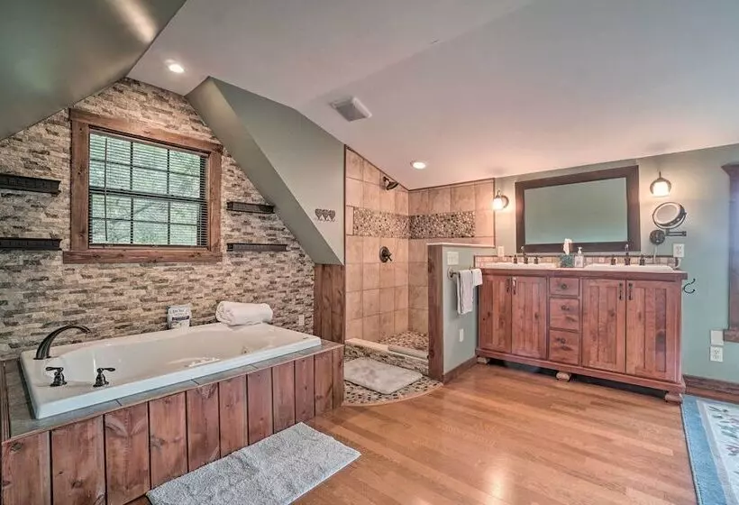 Yellow Mountain Blairsville Cabin W/ Scenic Deck