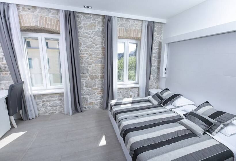 酒店 A Heritage Split