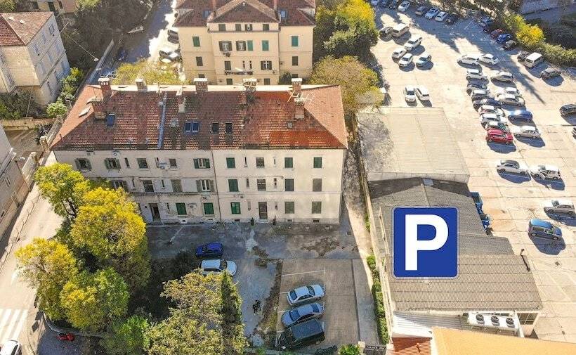 酒店 A Heritage Split