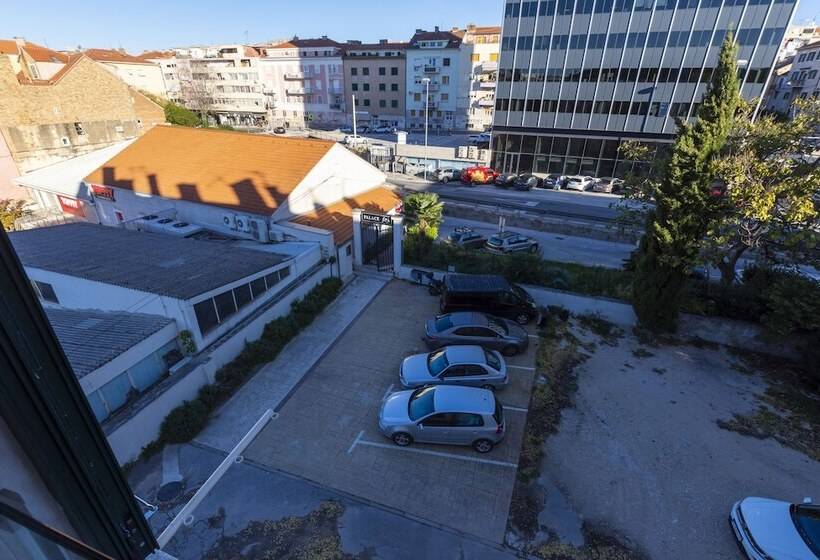 酒店 A Heritage Split