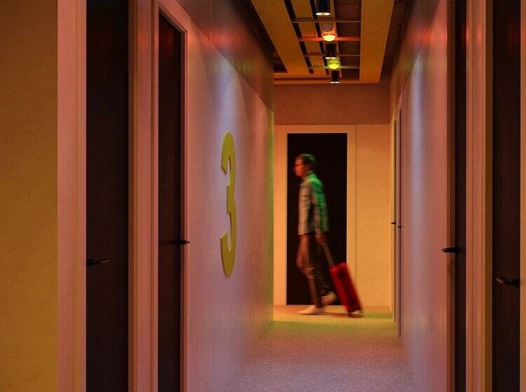 Amistat City Hostel Barcelona