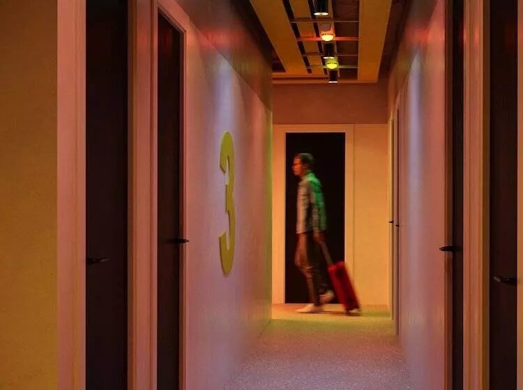 Amistat City Hostel Barcelona