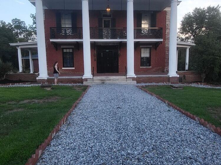 민박 The Gilded Bat