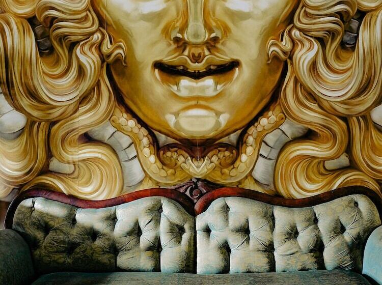 민박 The Gilded Bat