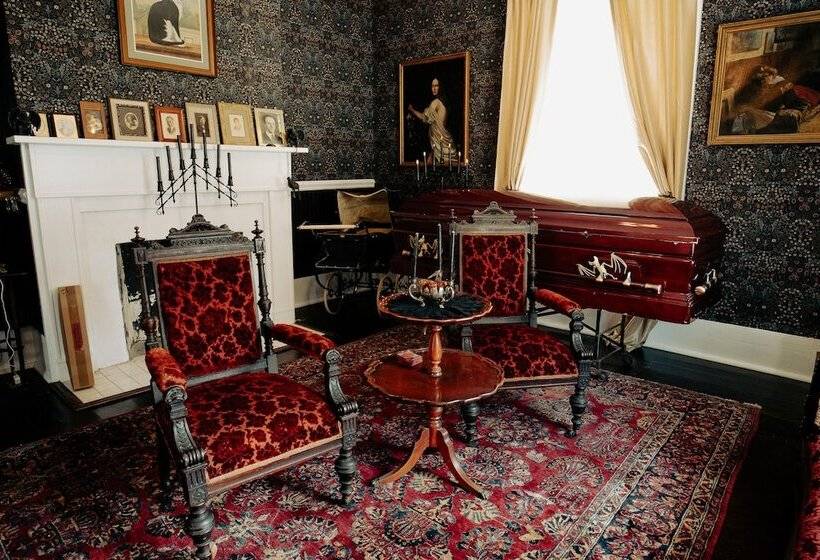 민박 The Gilded Bat