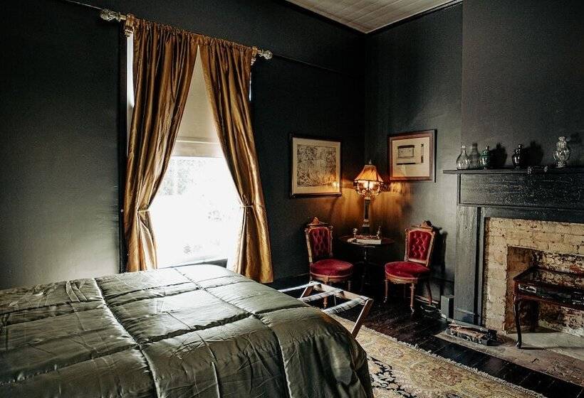 민박 The Gilded Bat