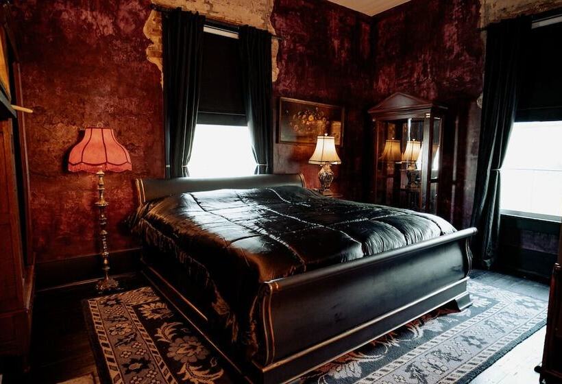 민박 The Gilded Bat