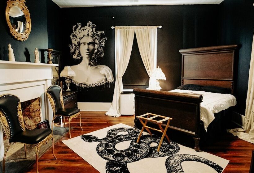 민박 The Gilded Bat