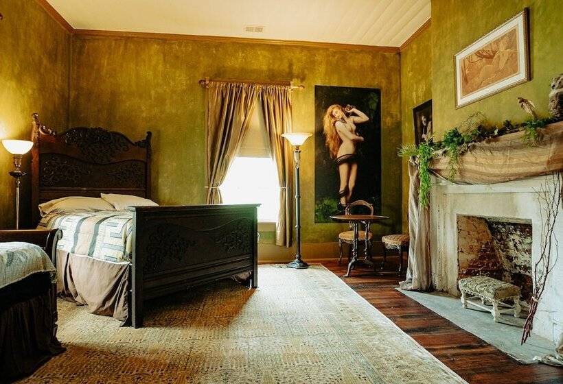 민박 The Gilded Bat