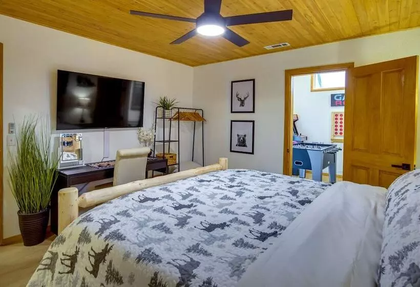 Big Bear Lake Retreat W/ Game Room: 1 Mi To Slopes