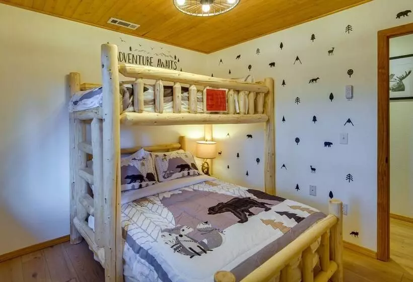 Big Bear Lake Retreat W/ Game Room: 1 Mi To Slopes