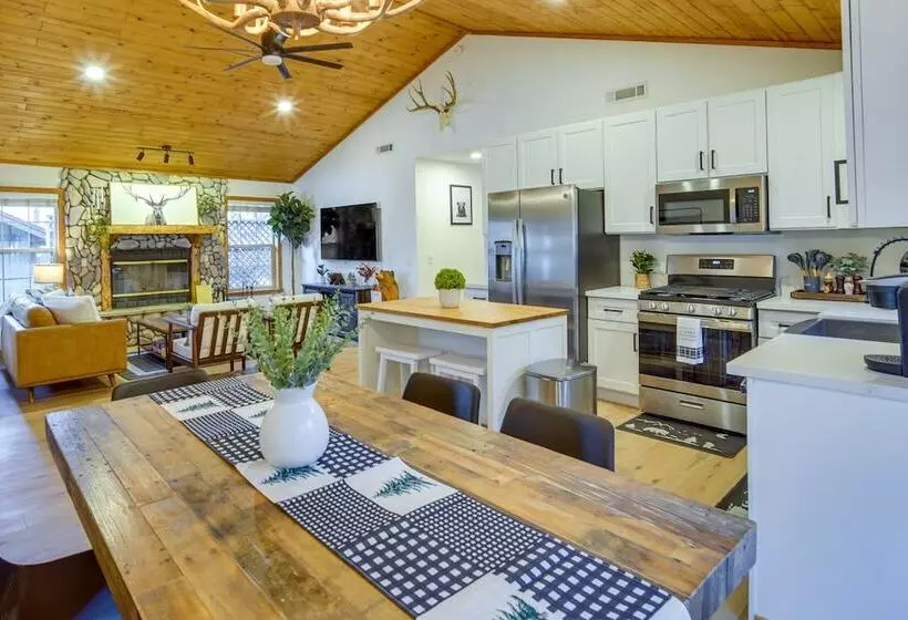 Big Bear Lake Retreat W/ Game Room: 1 Mi To Slopes