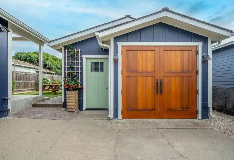 Charming 2 Bdr Seaside Cottage 5 Min To Beach!