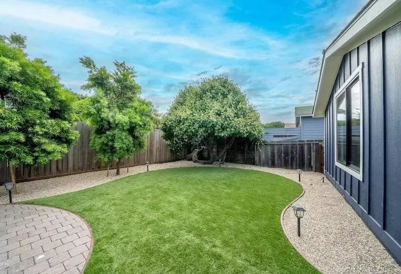 Charming 2 Bdr Seaside Cottage 5 Min To Beach!