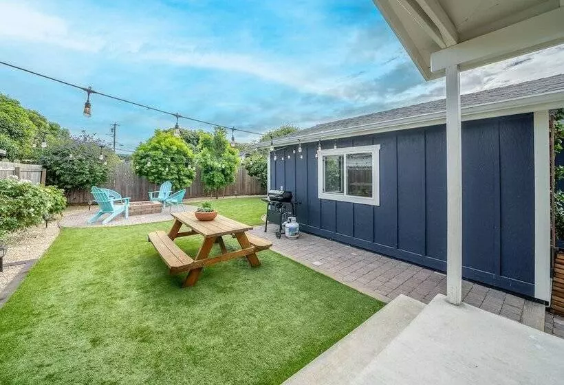 Charming 2 Bdr Seaside Cottage 5 Min To Beach!