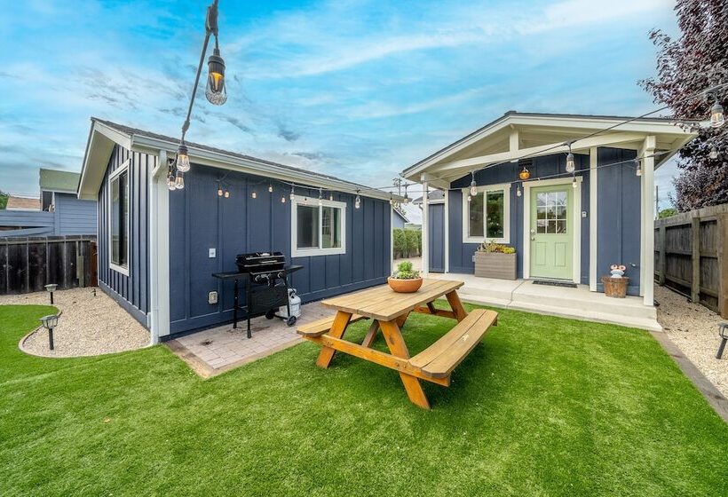 Charming 2 Bdr Seaside Cottage 5 Min To Beach!