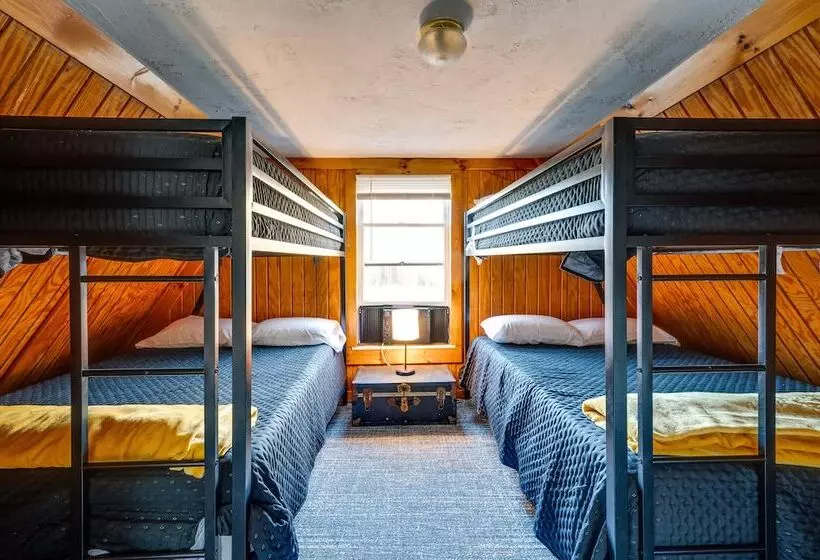 Cozy Bethlehem Family Cabin Near Skiing & Hiking!