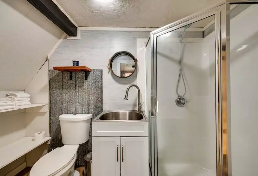 Cozy Bethlehem Family Cabin Near Skiing & Hiking!